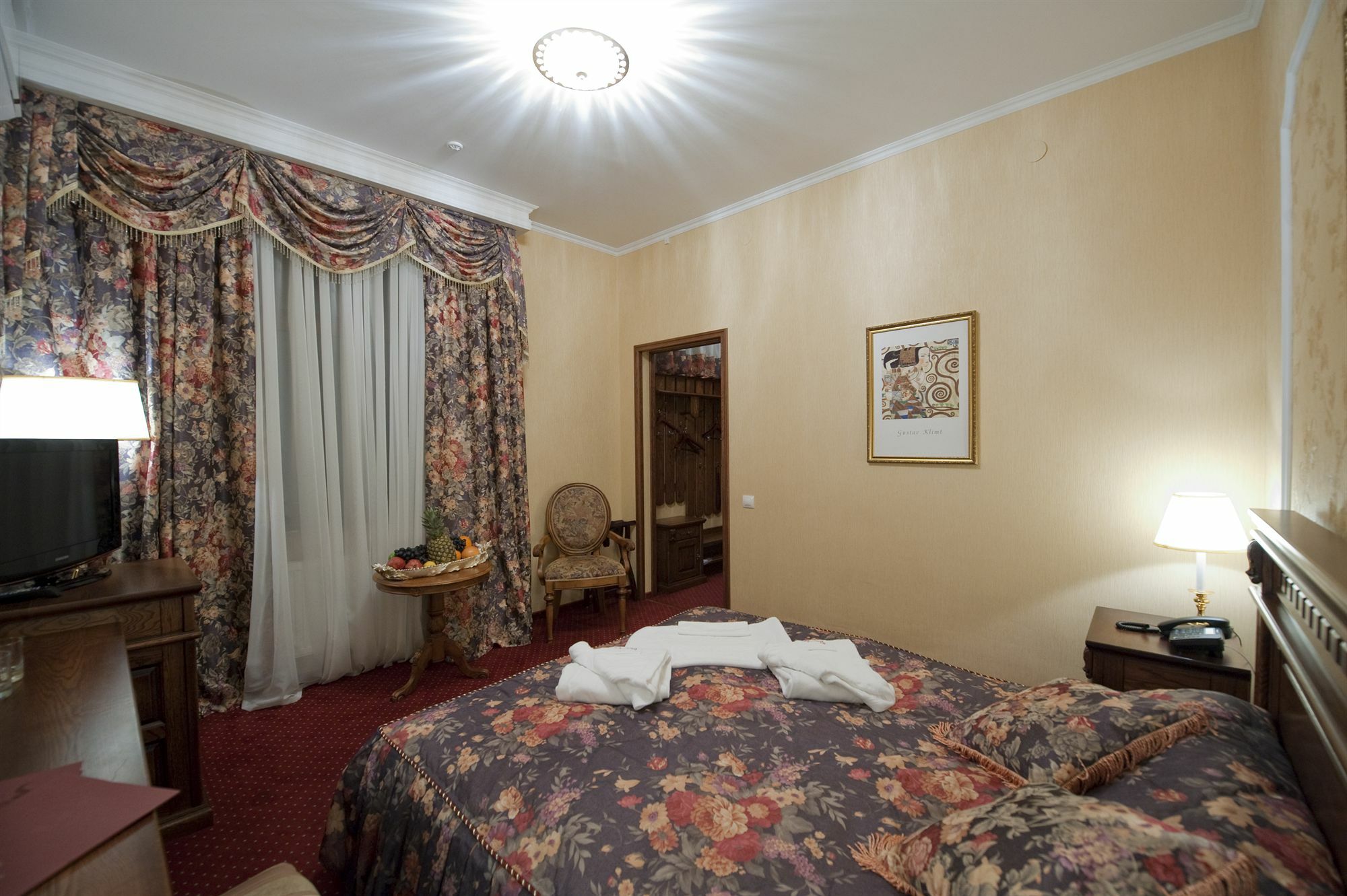 Deluxe Hotel Kupava Lviv Luaran gambar