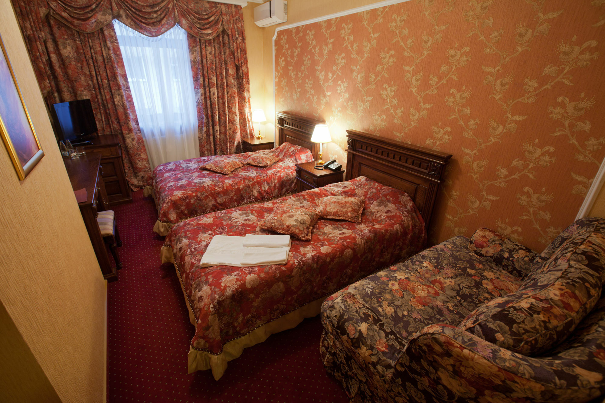 Deluxe Hotel Kupava Lviv Luaran gambar